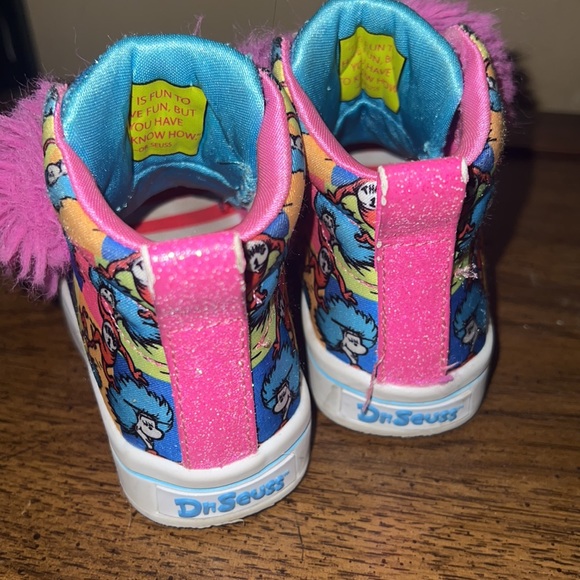 ❤️Skechers Dr Seuss Lite up High tops - Picture 3 of 4